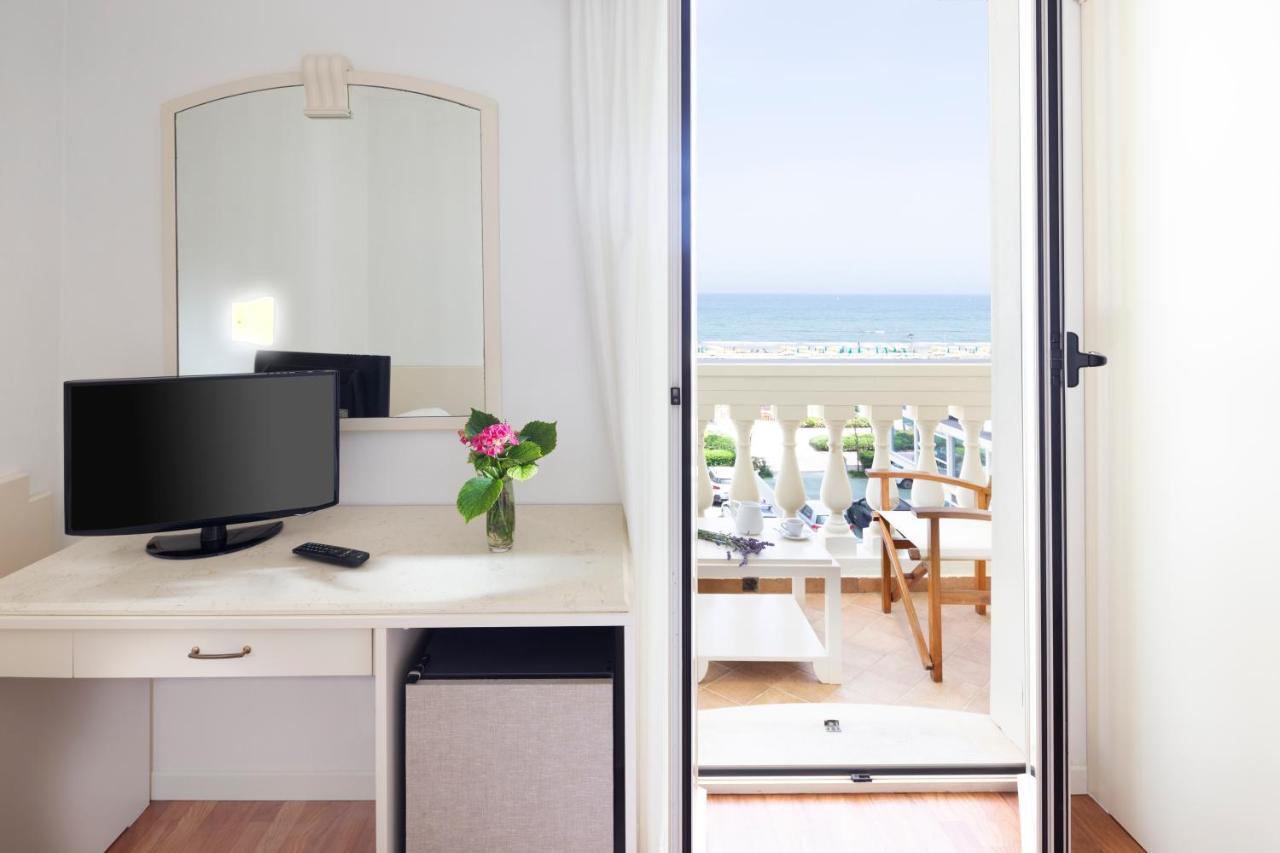 Novecento Suite Hotel Риччоне Экстерьер фото