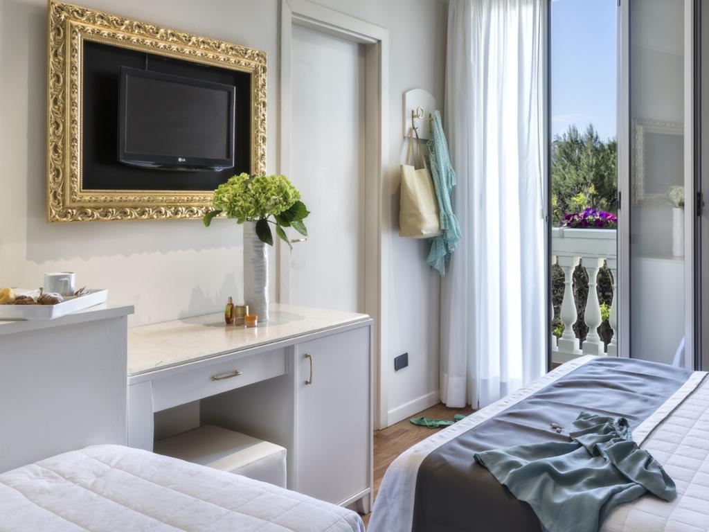 Novecento Suite Hotel Риччоне Экстерьер фото