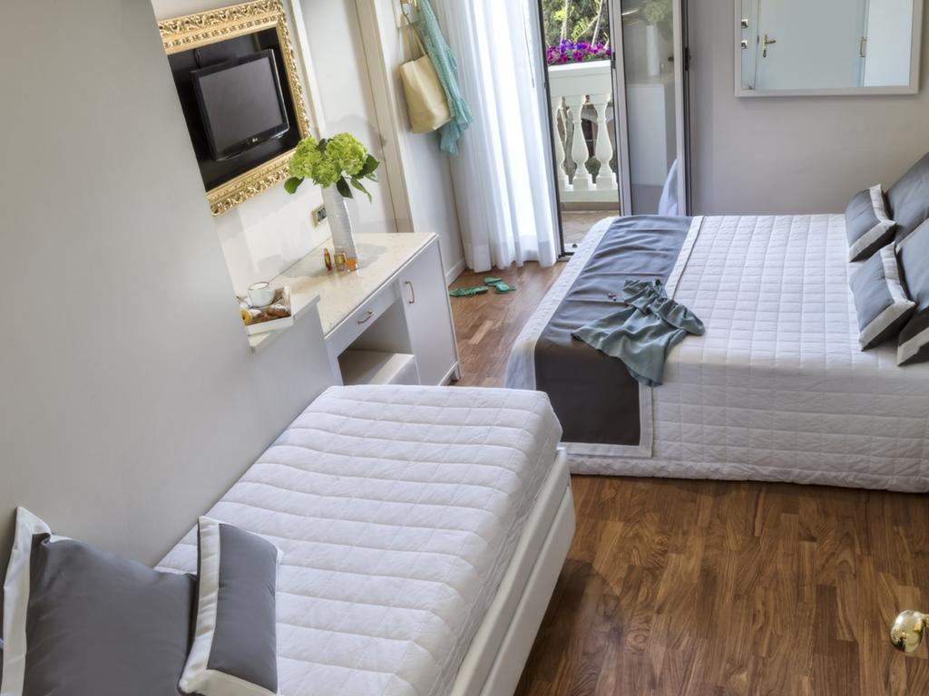 Novecento Suite Hotel Риччоне Экстерьер фото