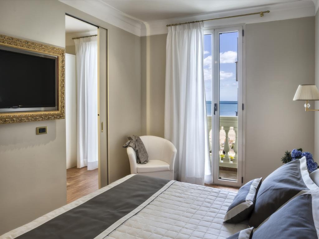 Novecento Suite Hotel Риччоне Экстерьер фото