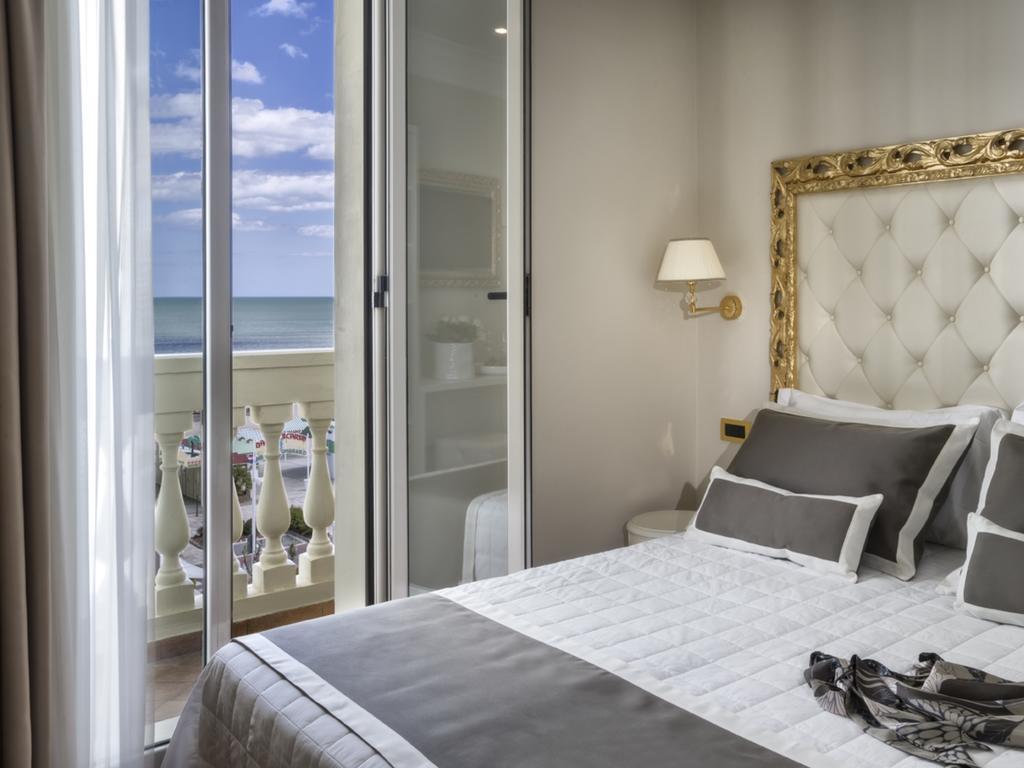 Novecento Suite Hotel Риччоне Экстерьер фото