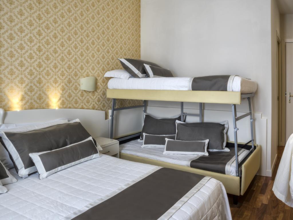 Novecento Suite Hotel Риччоне Экстерьер фото