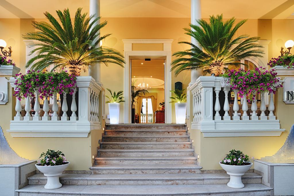 Novecento Suite Hotel Риччоне Экстерьер фото
