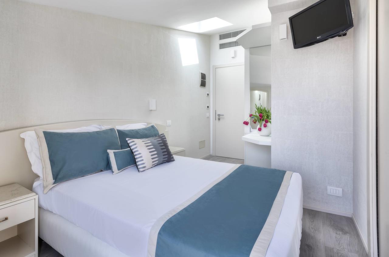 Novecento Suite Hotel Риччоне Экстерьер фото