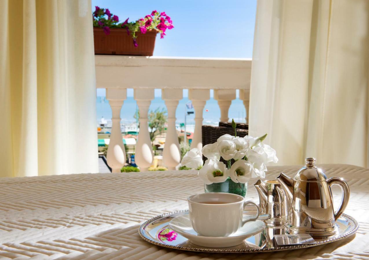 Novecento Suite Hotel Риччоне Экстерьер фото