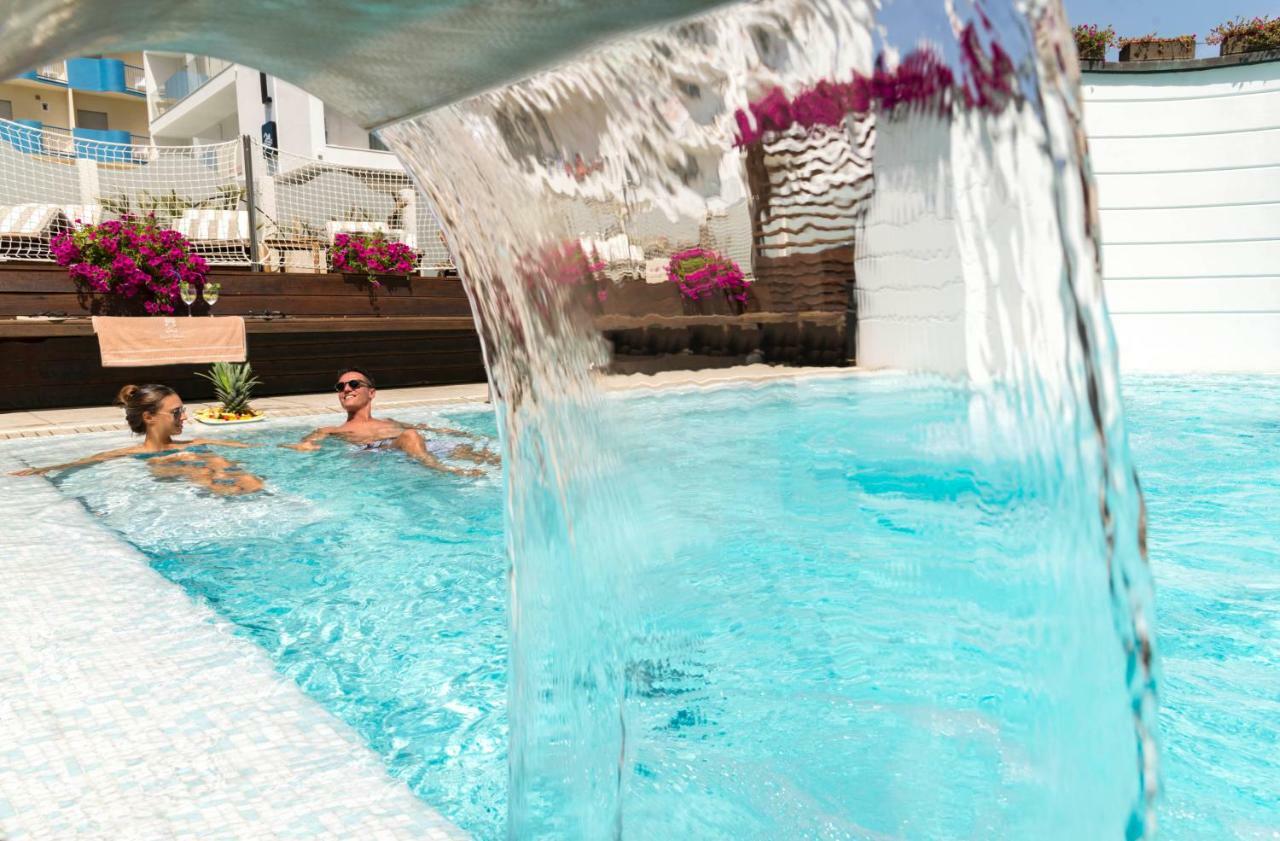 Novecento Suite Hotel Риччоне Экстерьер фото